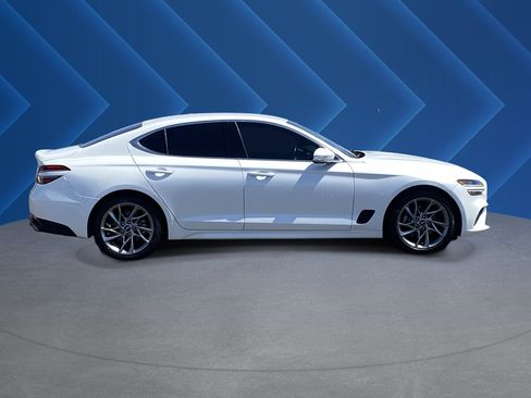 Used 2022 Genesis G70 2.0T RWD image 2