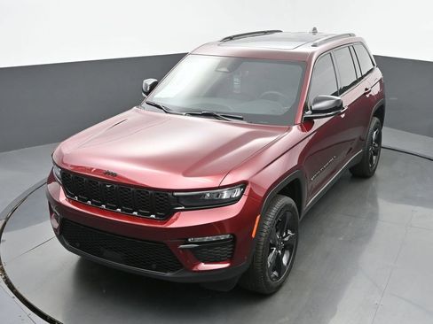 New 2025 Jeep Grand Cherokee Limited w/ Luxury Tech Group II image 38
