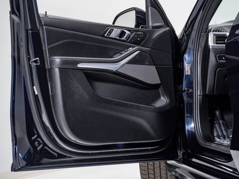 Used 2024 BMW X7 xDrive40i w/ M Sport Package image 25