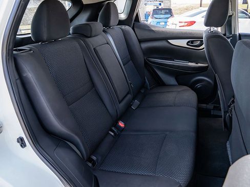 Used 2019 Nissan Rogue Sport S image 23