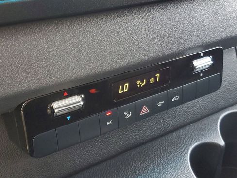 Used 2023 Mercedes-Benz Sprinter 144 Cargo image 27