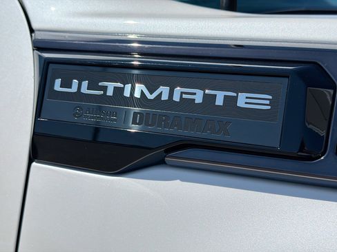 Used 2024 GMC Sierra 3500 Denali Ultimate image 11