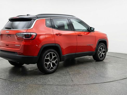 Used 2025 Jeep Compass Limited image 9