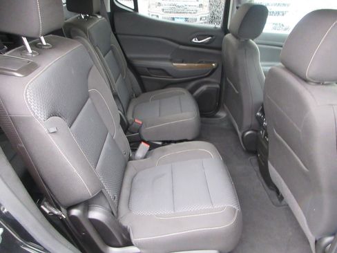 Used 2023 GMC Acadia SLE w/ Driver Convenience Package image 17