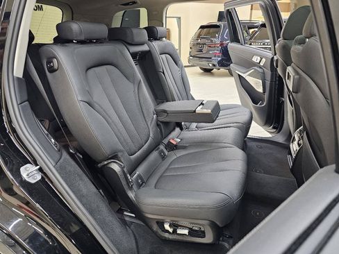 Used 2020 BMW X7 xDrive40i w/ Premium Package AWD/4WD image 24