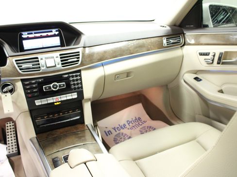 Used 2015 Mercedes-Benz E 350 4MATIC Sedan image 17
