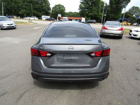 Used 2012 Nissan Altima 3.5 SR w/ Technology Pkg FWD image 34