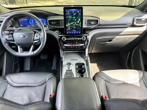 Used 2022 Ford Explorer ST w/ ST Street Pack AWD/4WD image 12