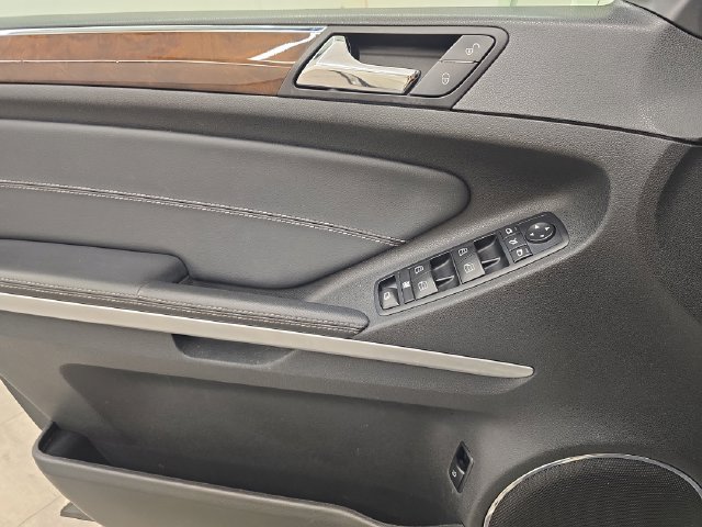 Used 2011 Mercedes-Benz GL 450 4MATIC image 34