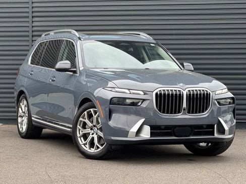 Used 2023 BMW X7 xDrive40i w/ Premium Package AWD/4WD image 9