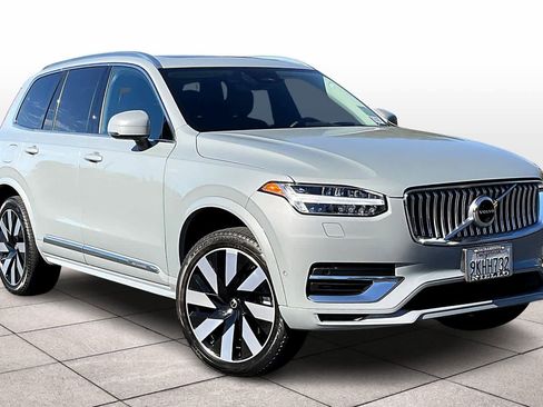 Used 2024 Volvo XC90 T8 Ultimate image 2