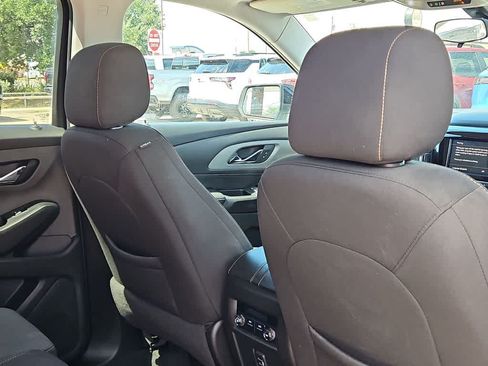 Used 2021 Chevrolet Traverse LS FWD image 17