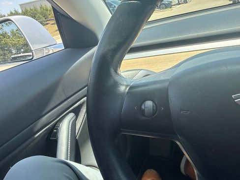 Used 2018 Tesla Model 3 Long Range RWD image 19