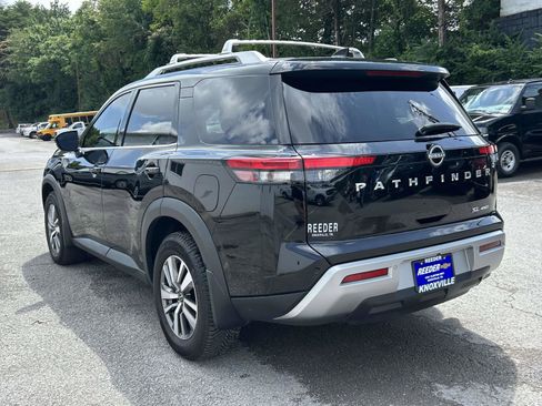 Used 2024 Nissan Pathfinder SL AWD/4WD image 5