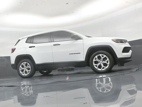 Used 2025 Jeep Compass Sport AWD/4WD image 47