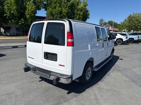 Used 2025 GMC Savana 2500 w/ Driver Convenience Package RWD image 8