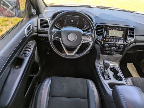 Used 2021 Jeep Grand Cherokee Laredo X RWD image 15
