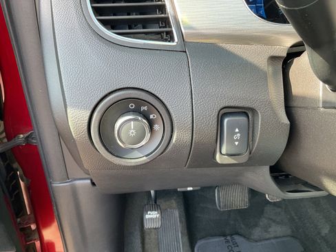 Used 2013 Ford Taurus SEL FWD image 28