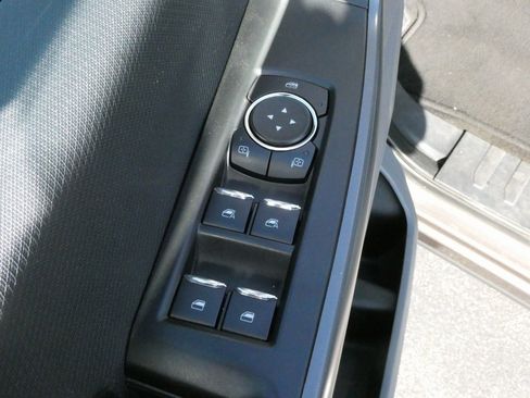 Used 2022 Ford F150 XLT image 25