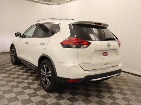 Used 2017 Nissan Rogue SL FWD image 3
