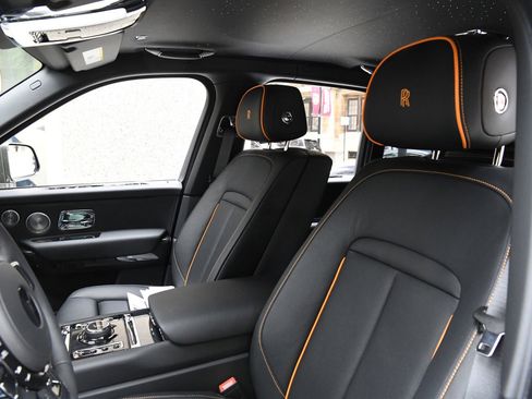 New 2025 Rolls-Royce Cullinan Black Badge image 10