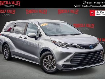 Certified 2022 Toyota Sienna LE