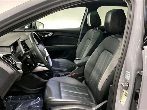 Used 2023 Audi Q4 e-tron Prestige image 27