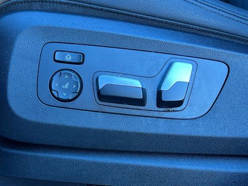 Used 2020 BMW X5 xDrive40i w/ Premium Package image 29