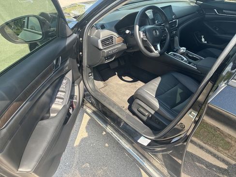 Used 2019 Honda Accord Touring image 19