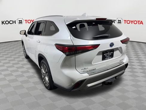 Used 2022 Toyota Highlander Platinum AWD/4WD image 6