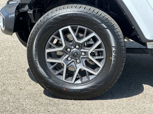 Used 2025 Jeep Wrangler Unlimited Sahara AWD/4WD image 24