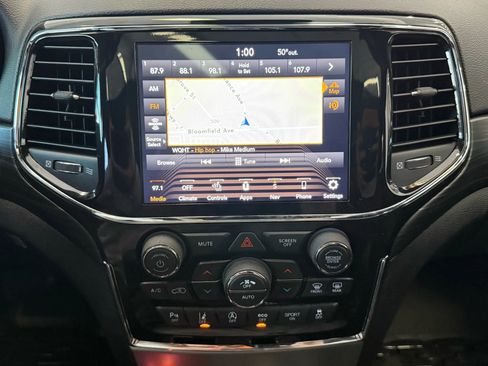 Used 2021 Jeep Grand Cherokee Altitude image 15