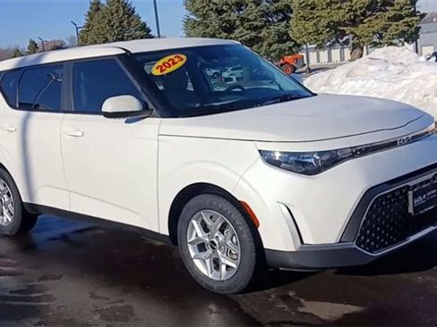 Certified 2023 Kia Soul LX w/ LX Technology Package image 5