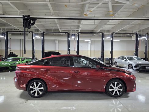 Used 2017 Toyota Mirai image 8