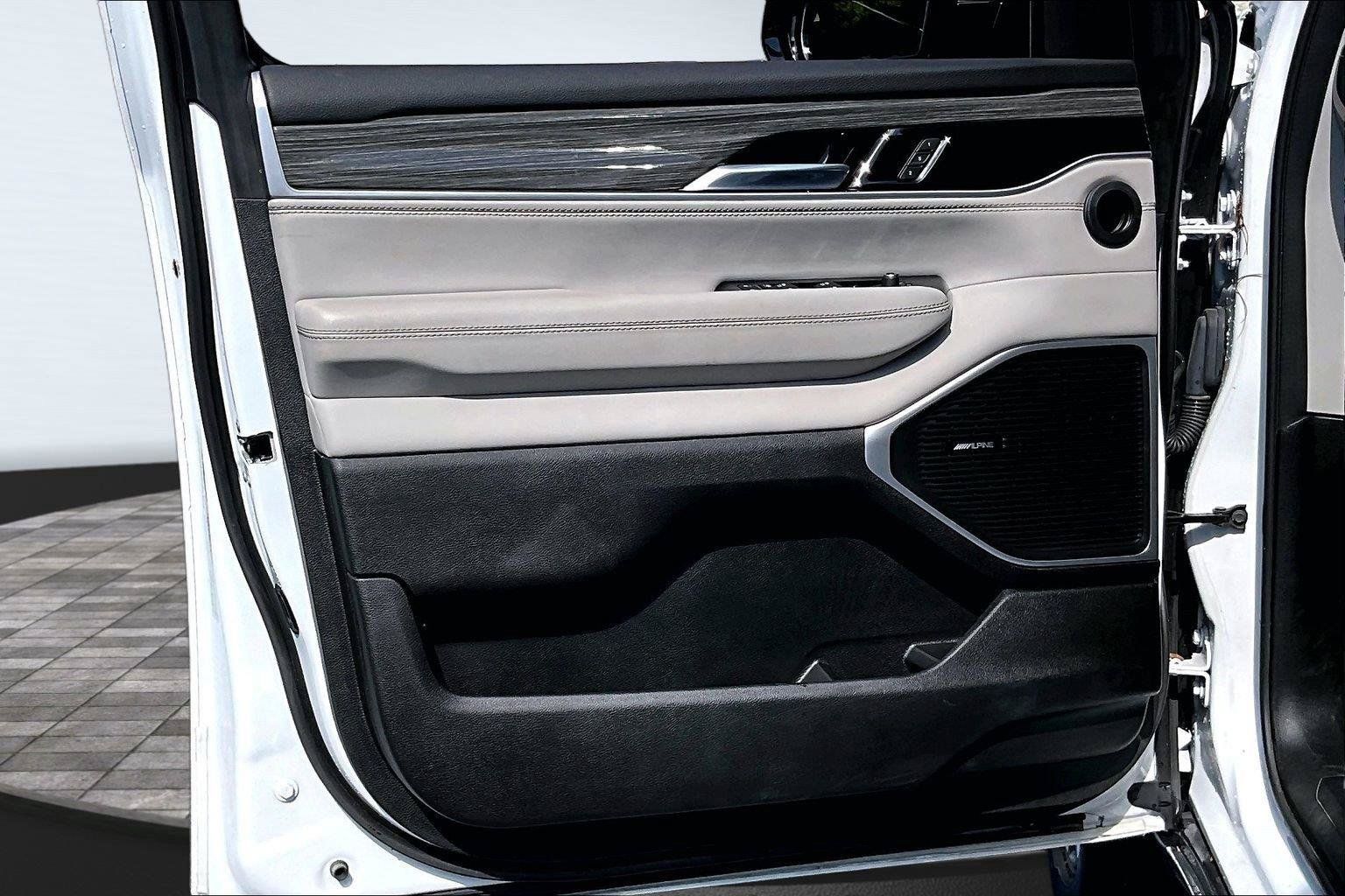 Certified 2022 Jeep Wagoneer Series II AWD/4WD image 23