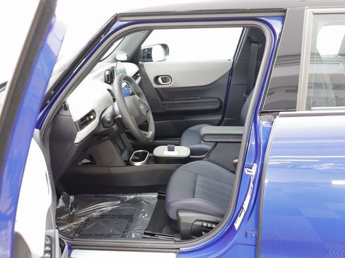 Certified 2025 MINI Cooper S image 6