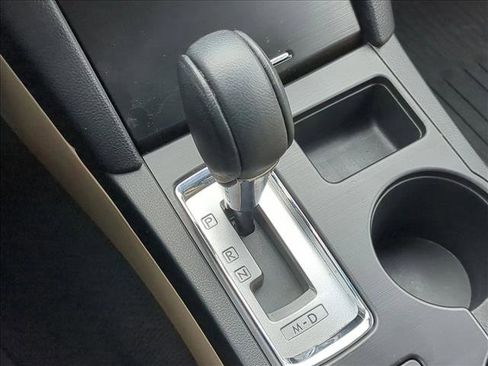 Used 2017 Subaru Outback 2.5i Limited image 18