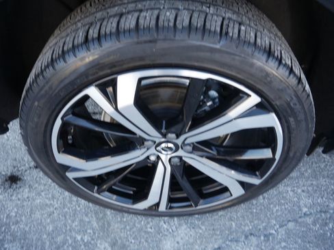 Used 2023 Volvo XC60 T8 Ultimate w/ Climate Package image 13