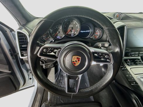 Used 2018 Porsche Cayenne GTS image 13