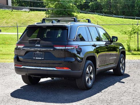 Used 2022 Jeep Grand Cherokee Limited 4xe w/ Luxury Tech Group II AWD/4WD image 3