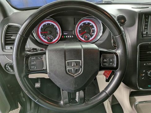 Used 2020 Dodge Grand Caravan SXT FWD image 15