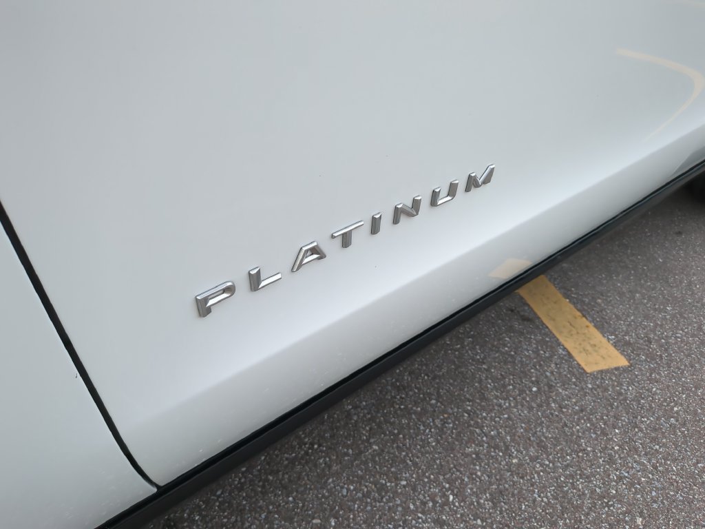 Certified 2025 Ford Expedition Platinum AWD/4WD image 12
