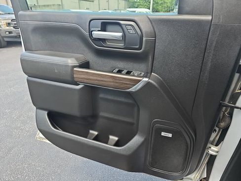 Used 2019 Chevrolet Silverado 1500 LT Trail Boss AWD/4WD image 30