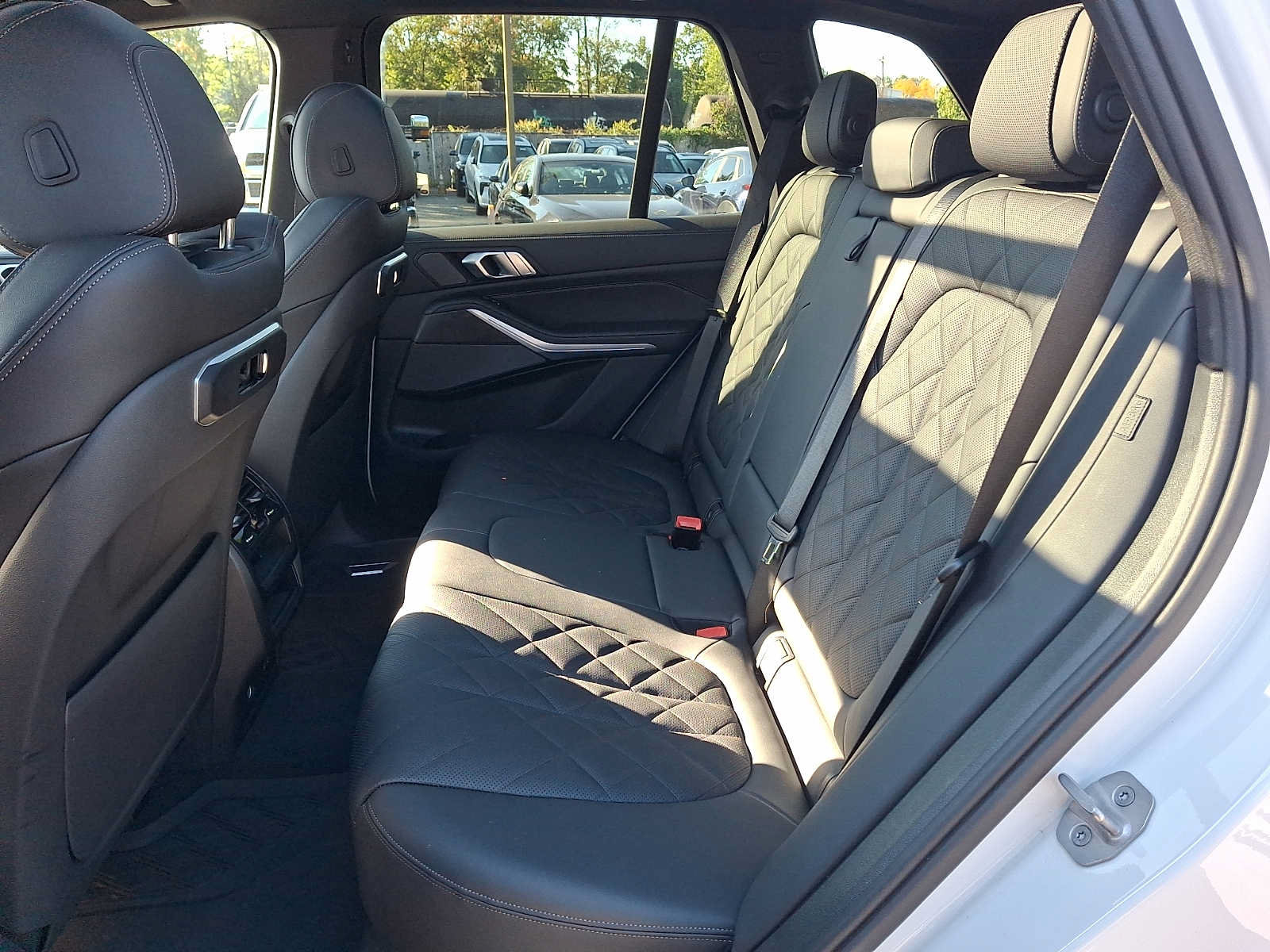 Used 2024 BMW X5 xDrive40i w/ Premium Package AWD/4WD image 8