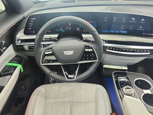 Used 2024 Cadillac Lyriq Luxury image 38