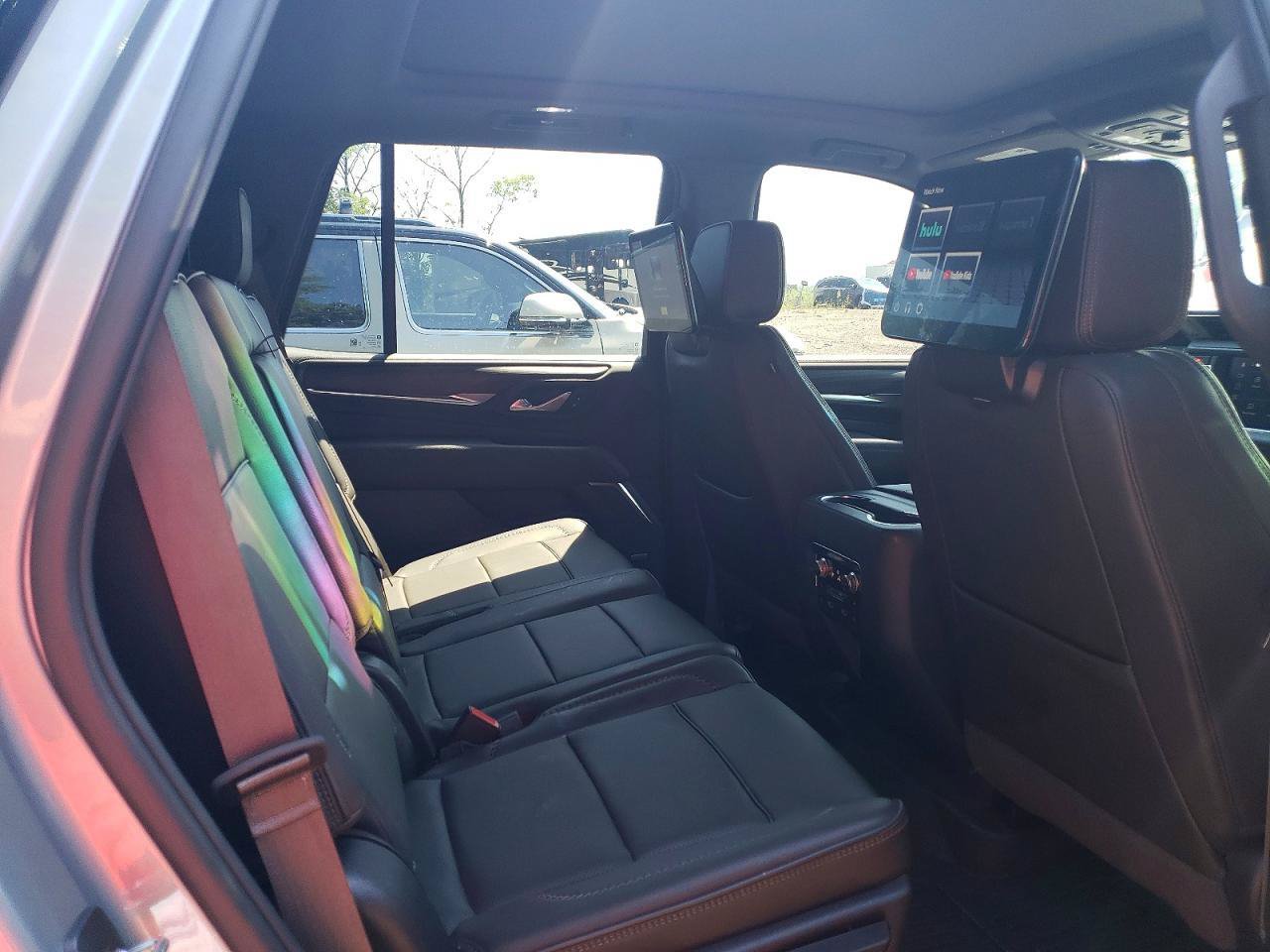 Used 2024 GMC Yukon Denali AWD/4WD image 9