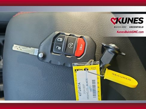Used 2024 Jeep Wrangler Unlimited Rubicon w/ XTREMEE 35" Tire Package AWD/4WD image 24