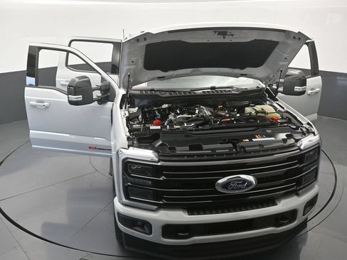Used 2026 Ford F350 Platinum w/ FX4 Off-Road Package AWD/4WD image 87