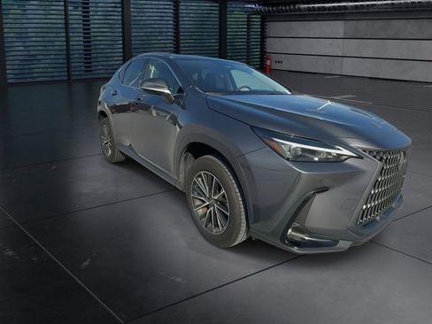 Used 2024 Lexus NX 250 FWD image 2