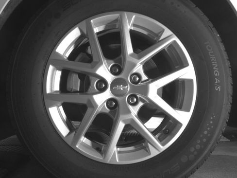 Used 2023 Chevrolet Equinox LT FWD image 10